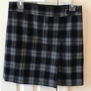 EUC Ann Taylor LOFT Size 2 Plaid Miniskirt